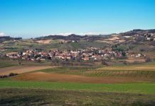 Un libro per raccontare due millenni di storia: la comunità di Villaromagnano si stringe attorno alle proprie radici